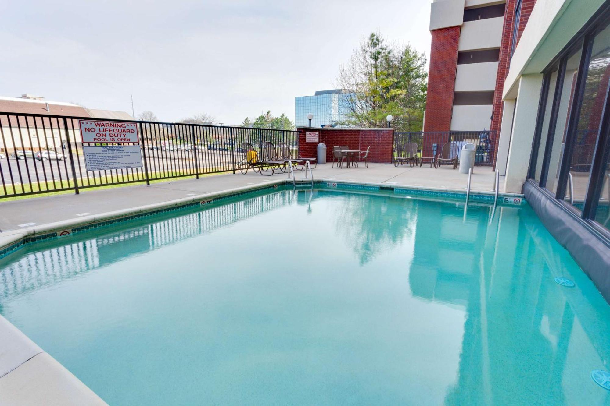 Drury Inn & Suites Overland Park Eksteriør billede