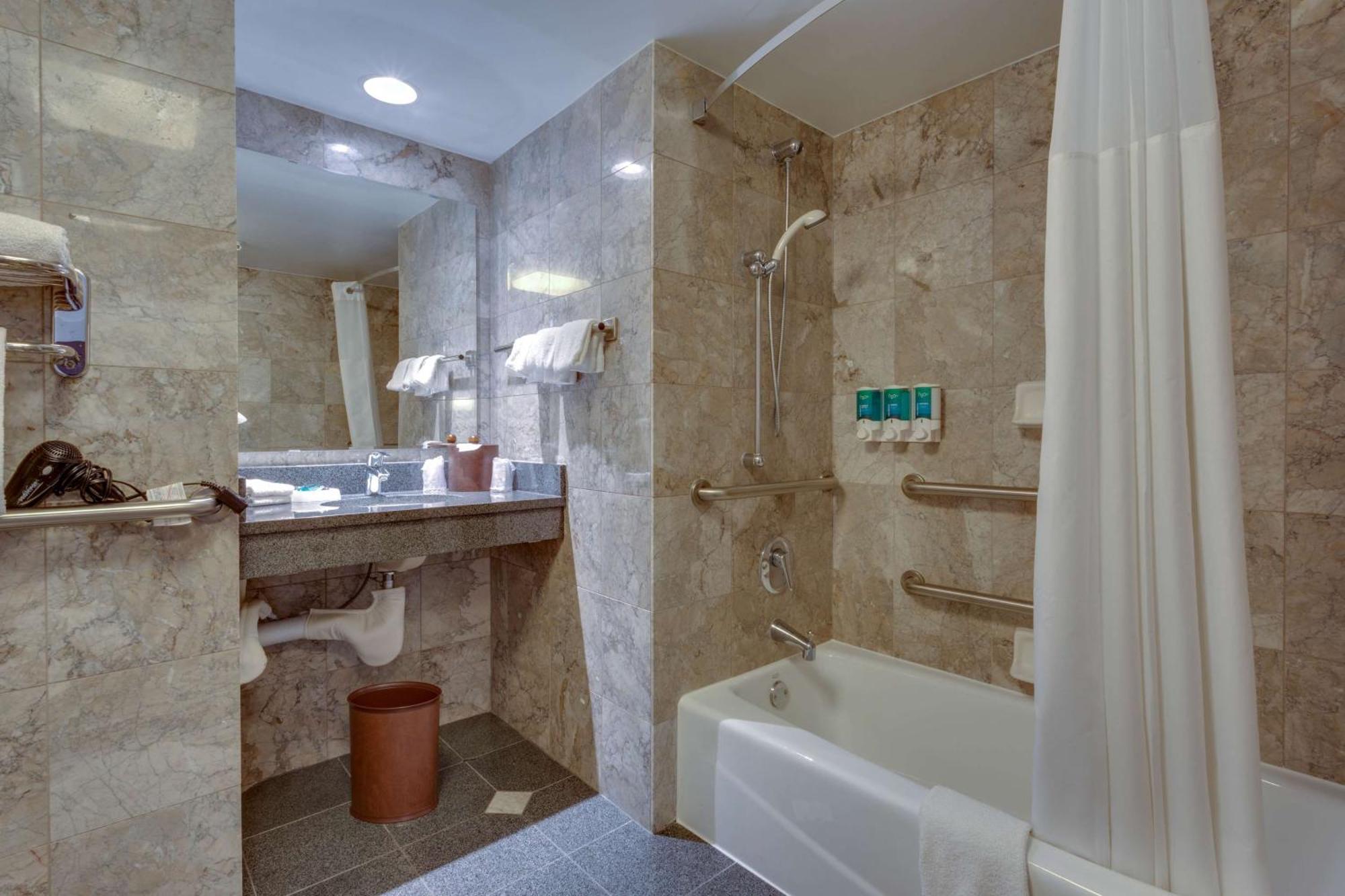 Drury Inn & Suites Overland Park Eksteriør billede