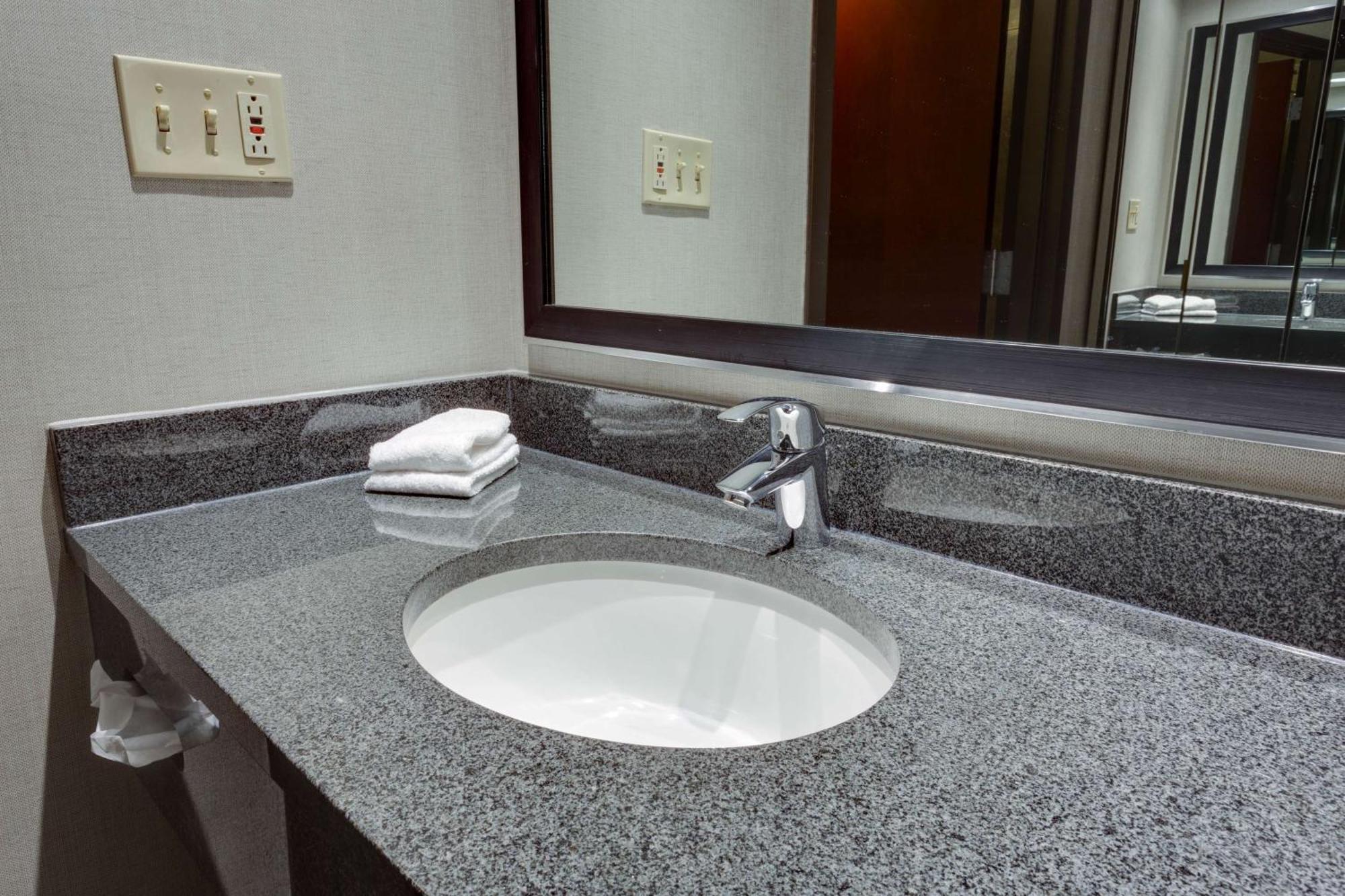 Drury Inn & Suites Overland Park Eksteriør billede